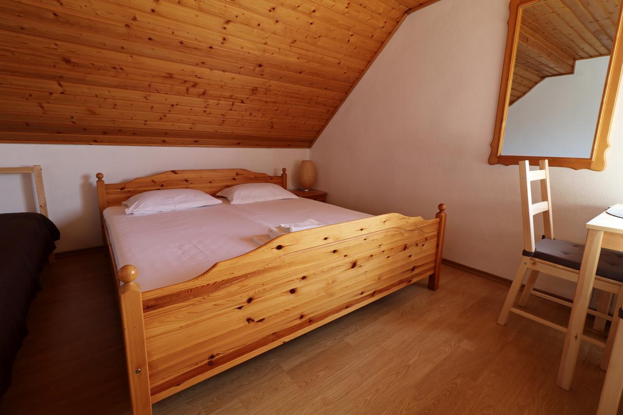 Casa 193 Motorcycle Friends Bed and Breakfast Sibiu Buitenkant foto