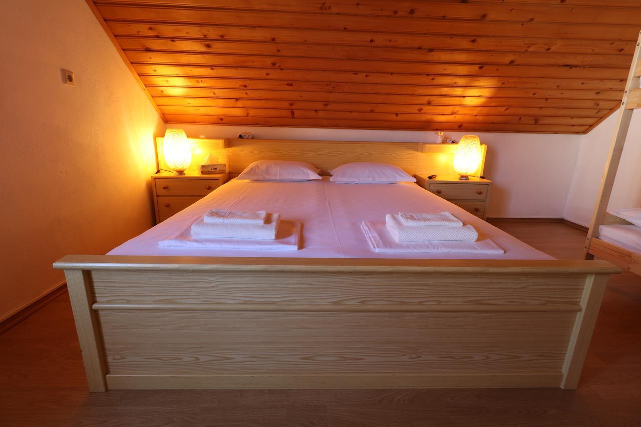 Casa 193 Motorcycle Friends Bed and Breakfast Sibiu Buitenkant foto